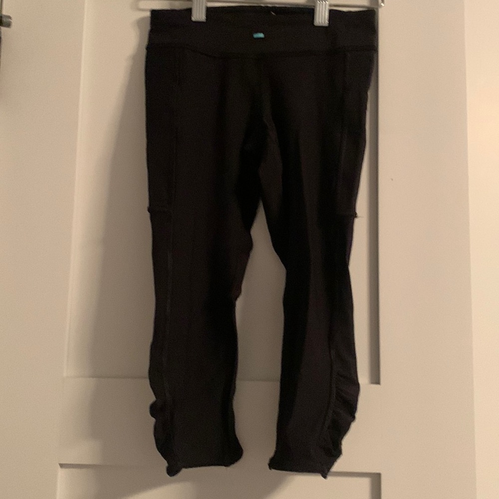 Cropped ivivva leggings